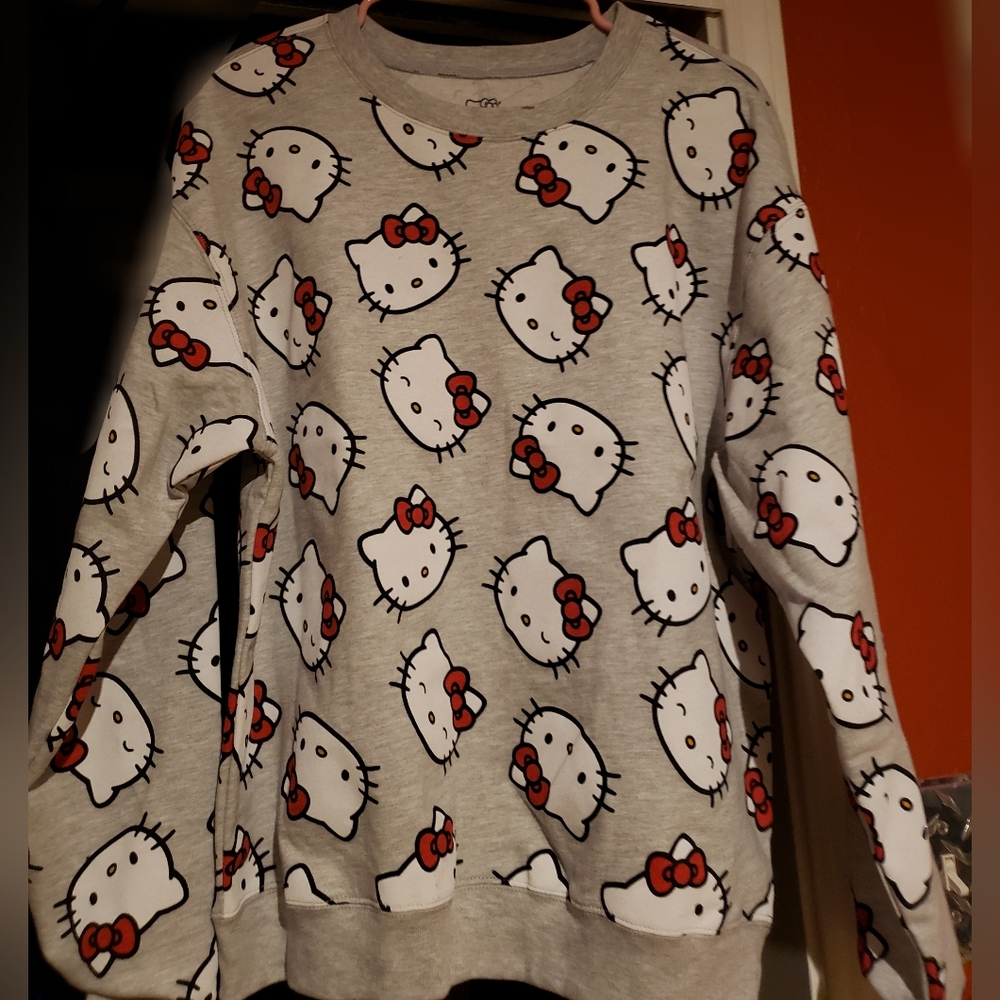 NWT*HELLO KITTY SWEATER